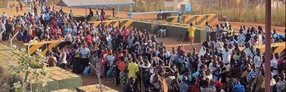 نزوح آلاف السكان من مدينة جوبا بسبب المعارك 18/12/2013م 10 4126