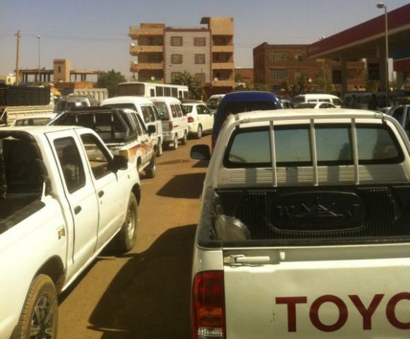 الوقود.. تتعدَّد الحلول والأزمة قائمة!! 1 4203