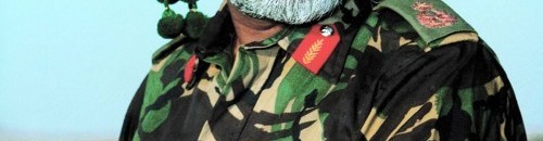 السلطان قابوس بن سعيد - سلطان عمان بالزي العسكري 10 432