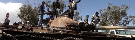 عراك بالأيدي وتبادل للكمات بجلسة البرلمان الليبي 10 434