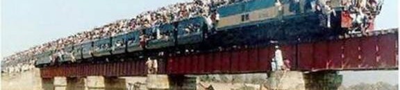 تخيل اذا تعرض هذا القطار الي حادث ستفقد المدينة اغلب سكانها 26 509