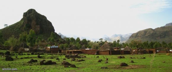 مساعدات إنسانية وطبية تصل جبل مرة 1 722