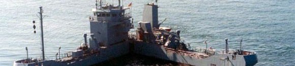 فقدان 7 من طاقم مدمرة أميركية بعد اصطدامها بسفينة شحن 11 908