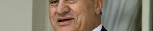 "كله طالع يعتذر!".. علاء مبارك يعلق على "الاعتراف بالخطأ" في حق والده ويثير تفاعلا 10 28