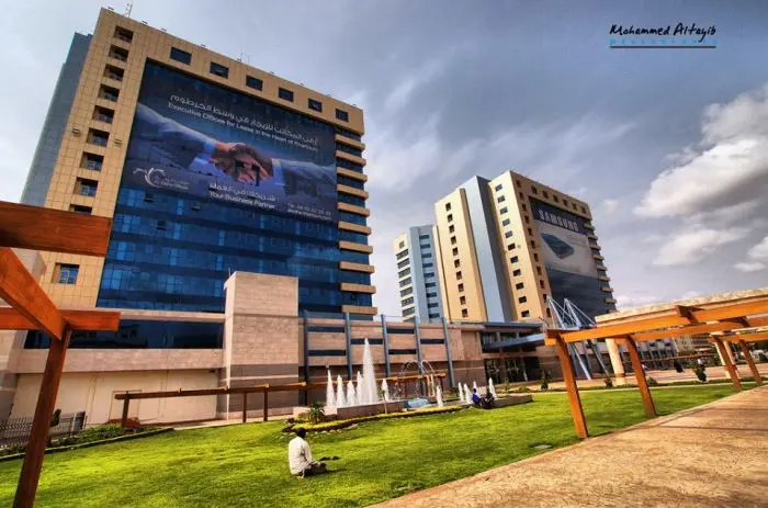 شاهد.. شوارع الخرطوم تلبس حلة زاهية من النظافة والجمال في أحدث مقطع فيديو تم تصويره 11 97